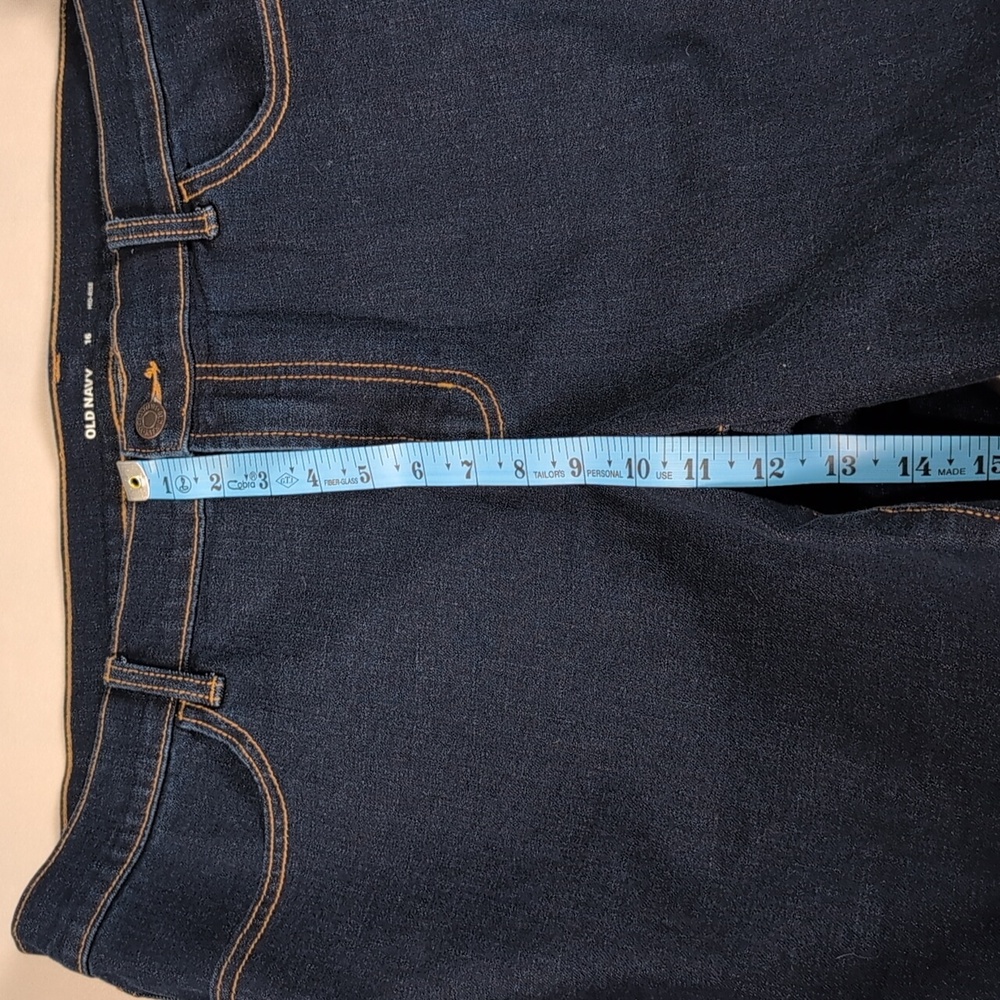 Old Navy Mid-Rise Dark Wash Denim Jean Shorts Size 16 - Picture 5 of 9